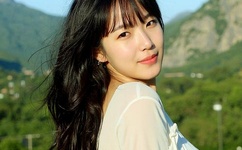 男友说迈开腿尝尝你的草莓包子摊